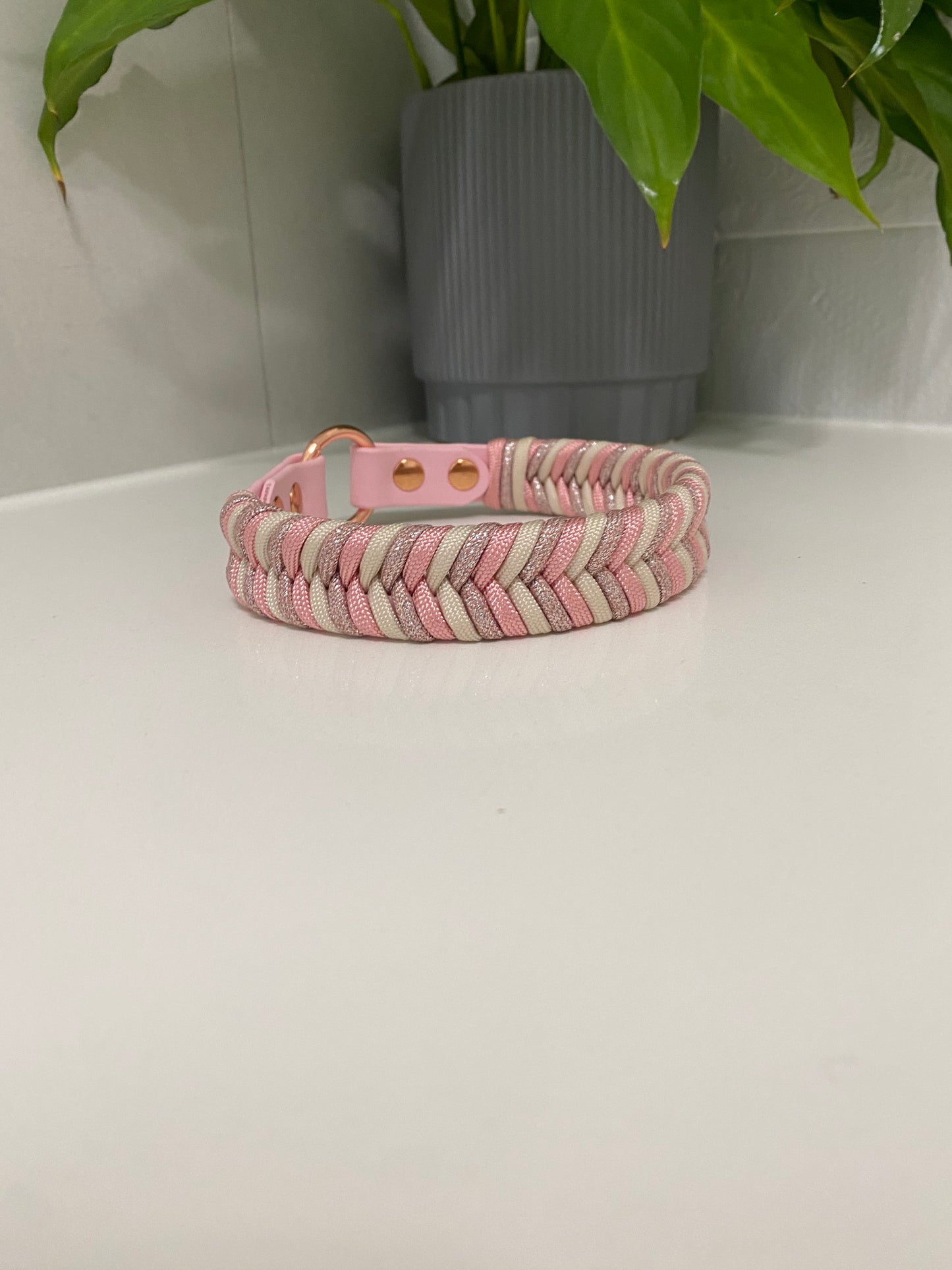 Chevron ID Collar